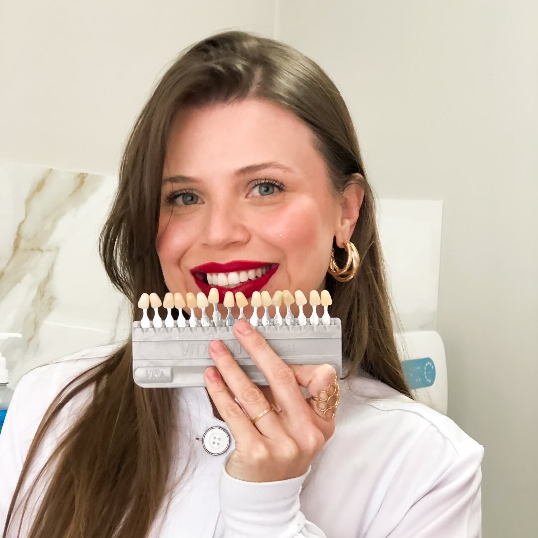 Dra. Ellen Ortiz no Consultório